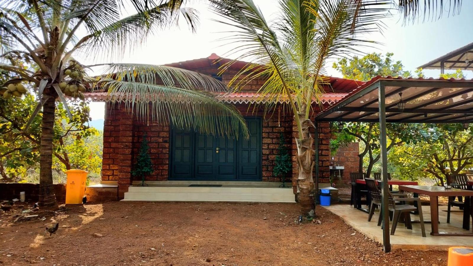 Saka Kadams Home Stay Guhāgar Exteriör bild