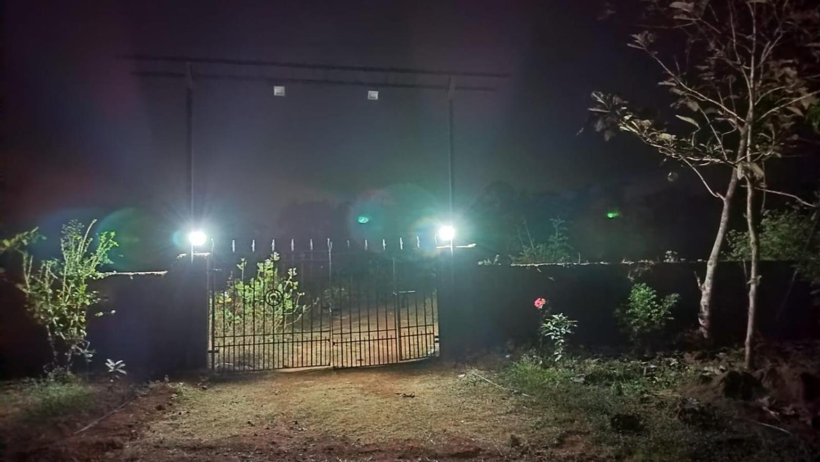 Saka Kadams Home Stay Guhāgar Exteriör bild