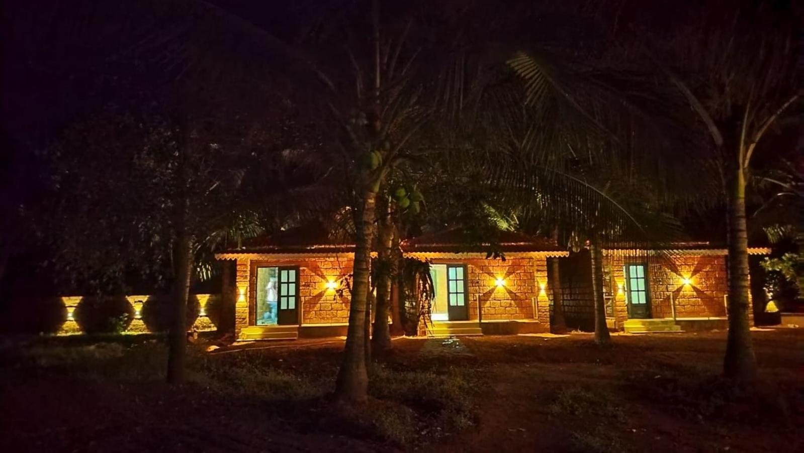 Saka Kadams Home Stay Guhāgar Exteriör bild