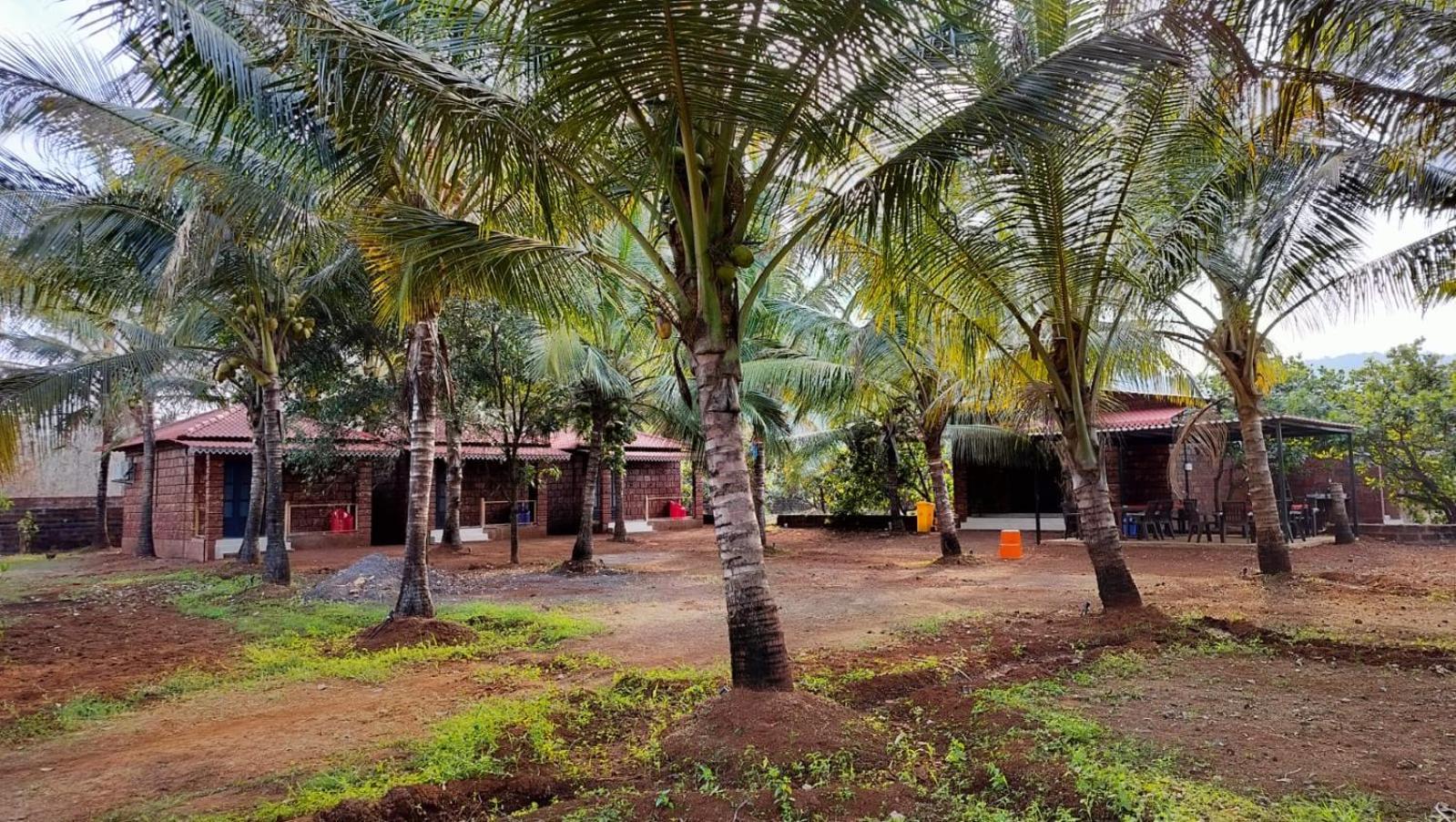 Saka Kadams Home Stay Guhāgar Exteriör bild