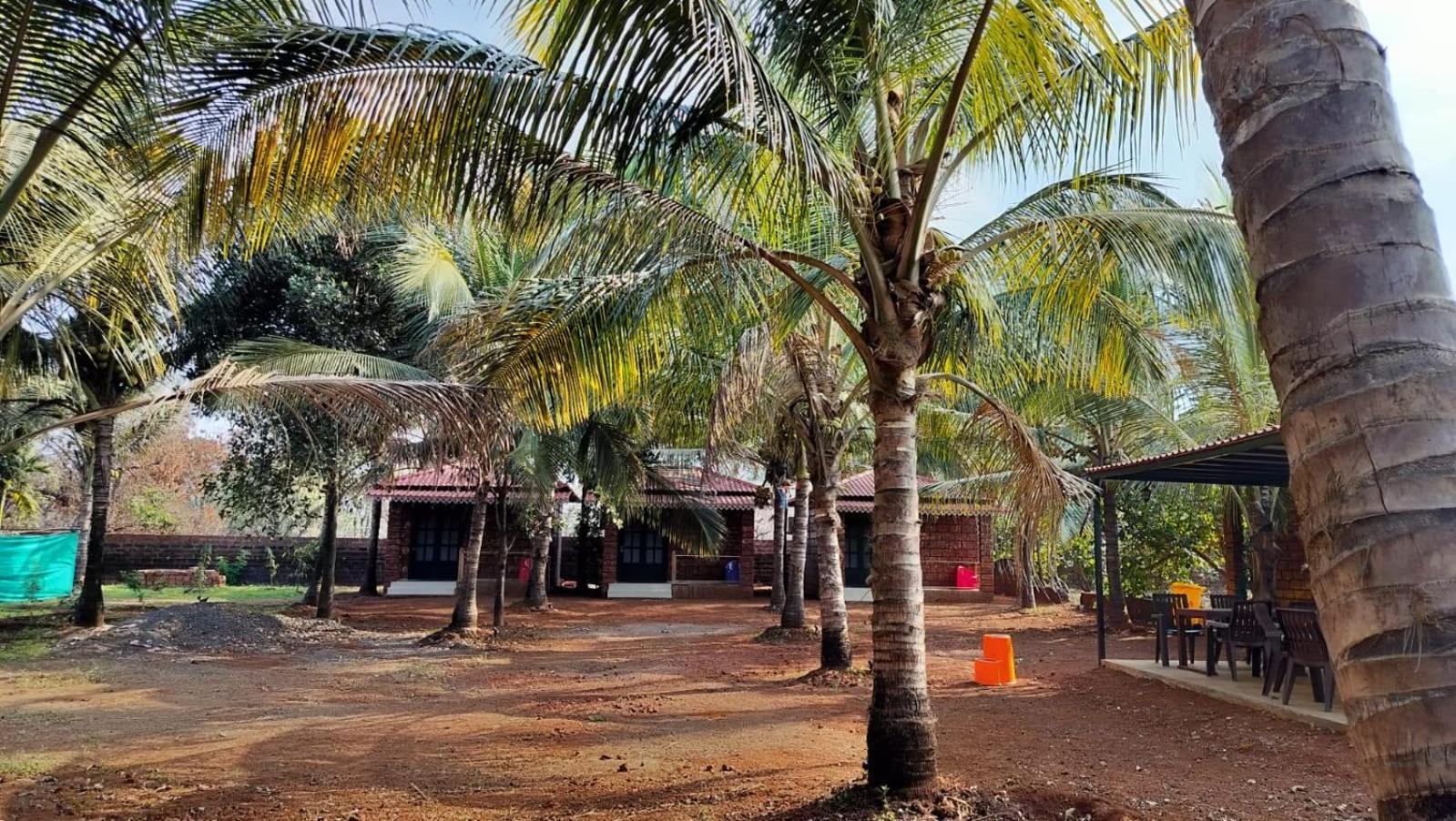 Saka Kadams Home Stay Guhāgar Exteriör bild