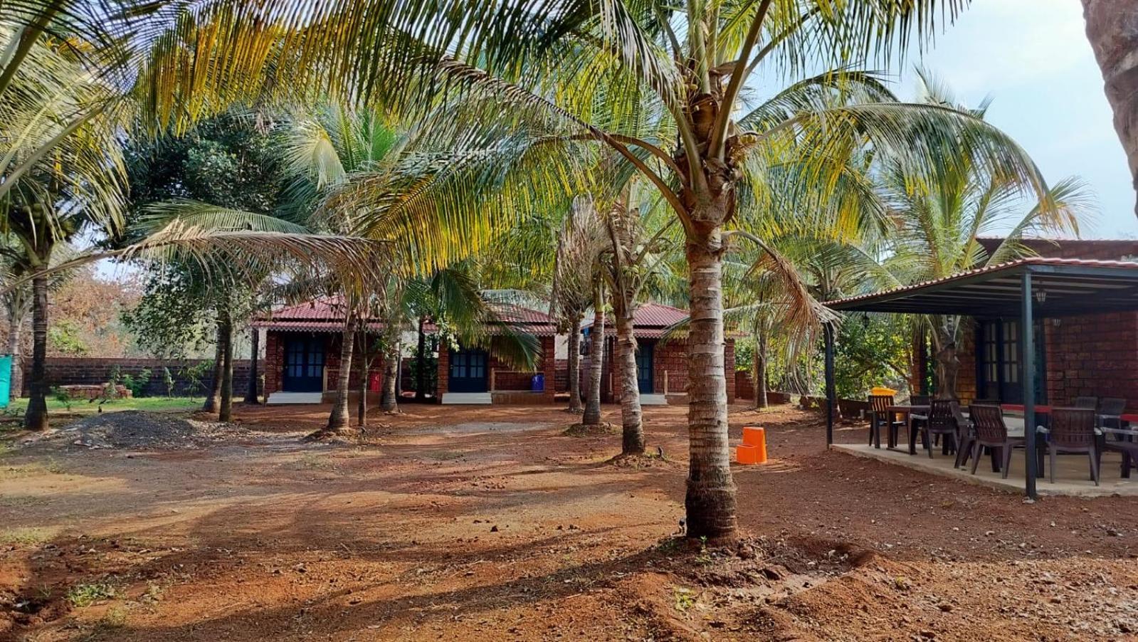 Saka Kadams Home Stay Guhāgar Exteriör bild