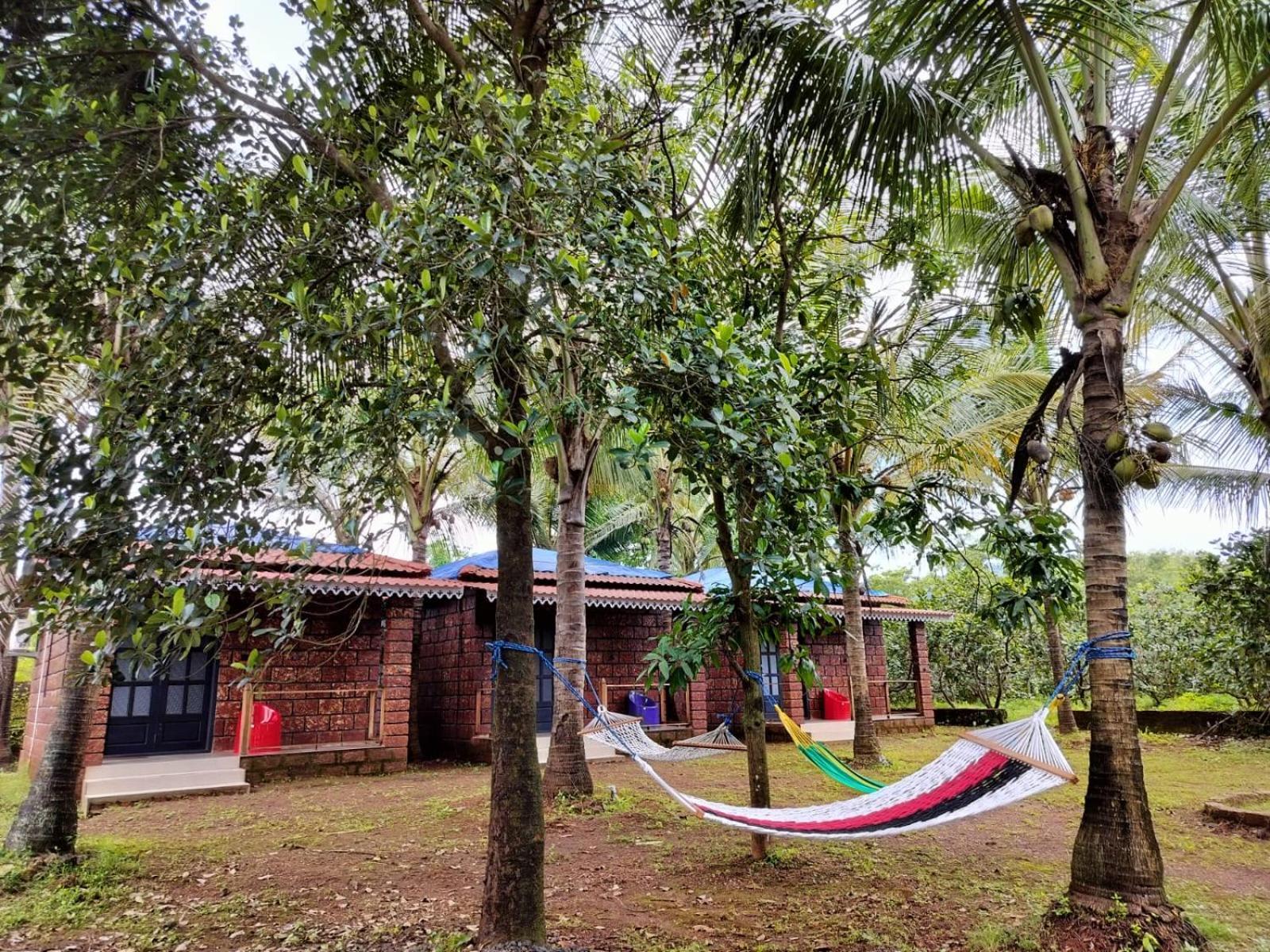 Saka Kadams Home Stay Guhāgar Exteriör bild