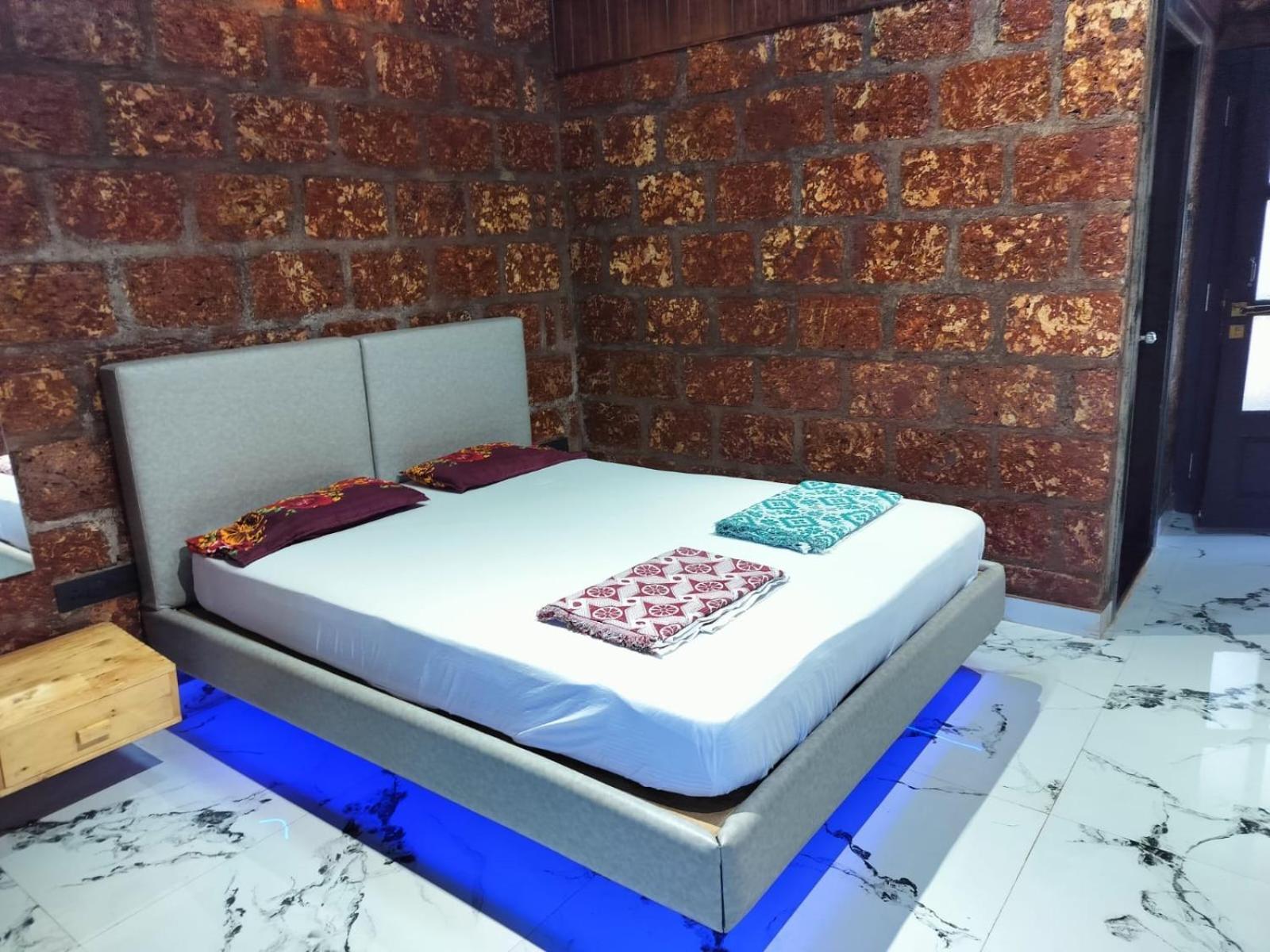 Saka Kadams Home Stay Guhāgar Exteriör bild